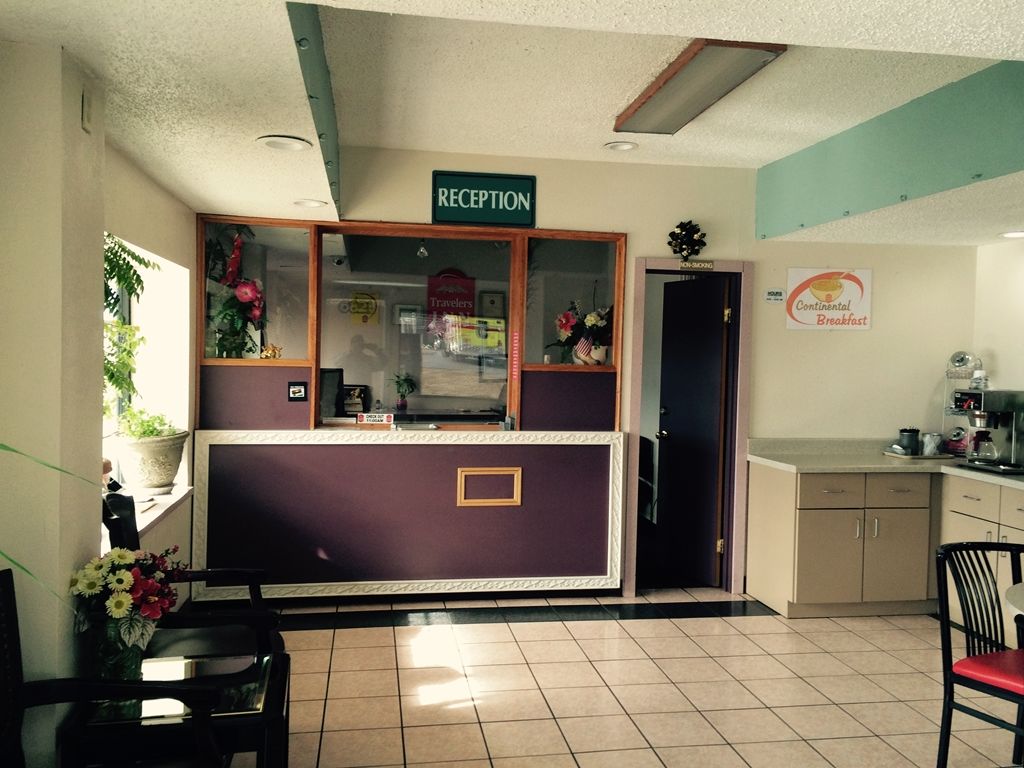 Travelers Inn Midwest City Beltér fotó