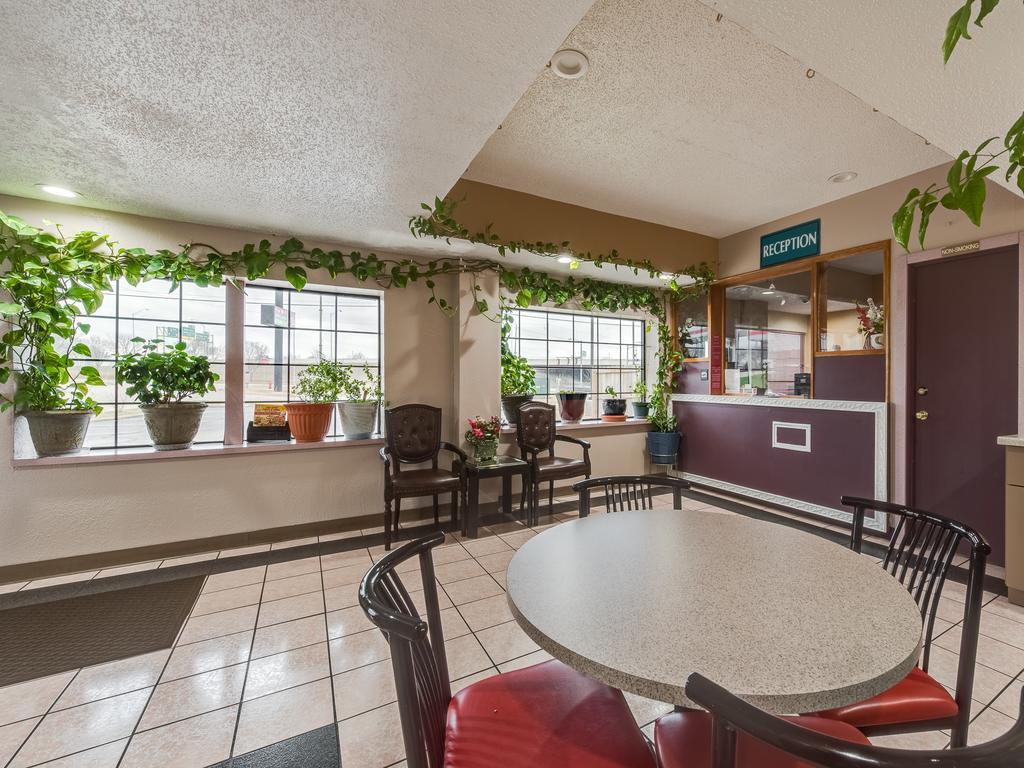 Travelers Inn Midwest City Kültér fotó