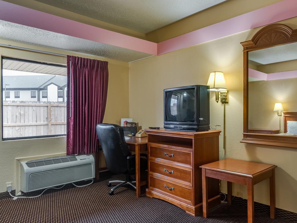 Travelers Inn Midwest City Kültér fotó
