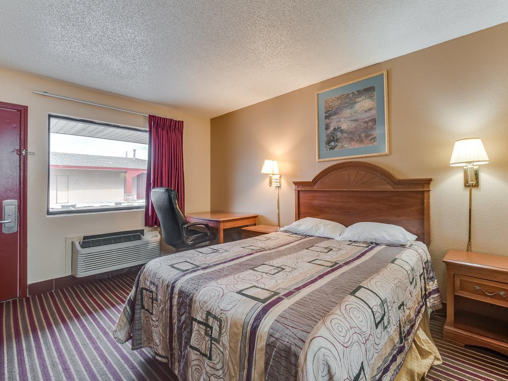 Travelers Inn Midwest City Kültér fotó