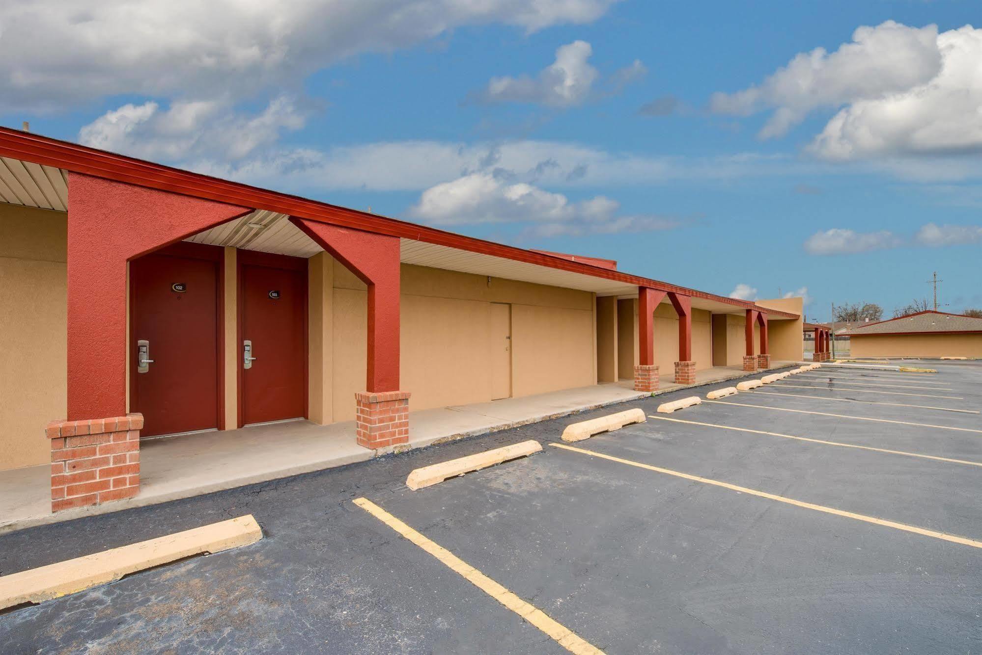 Travelers Inn Midwest City Kültér fotó