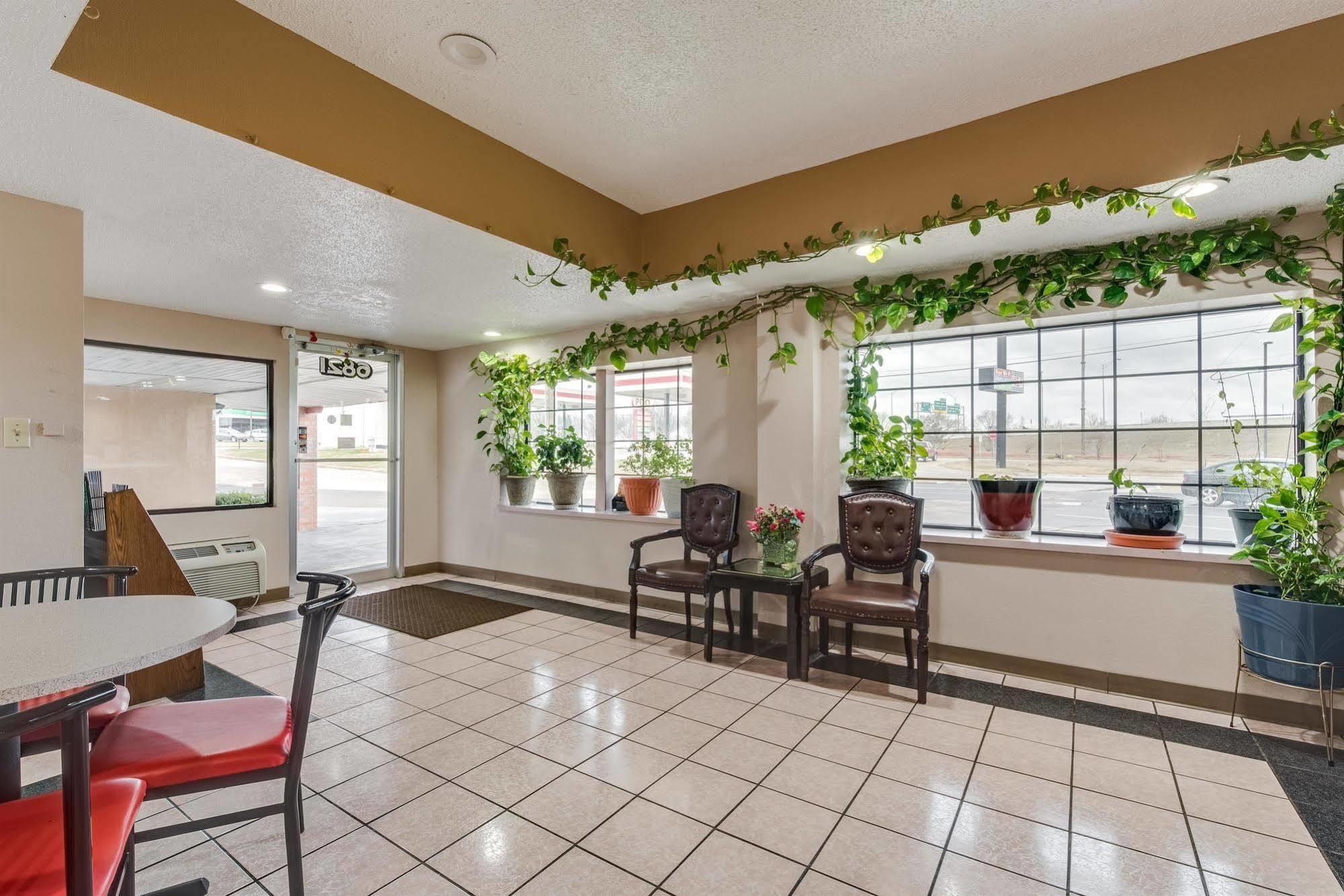 Travelers Inn Midwest City Kültér fotó