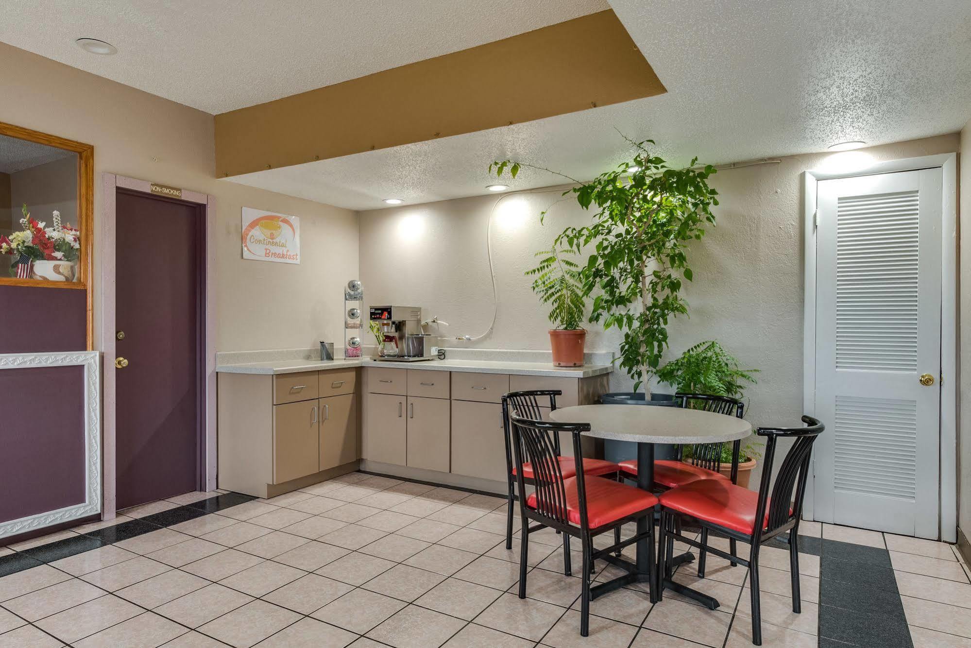 Travelers Inn Midwest City Kültér fotó