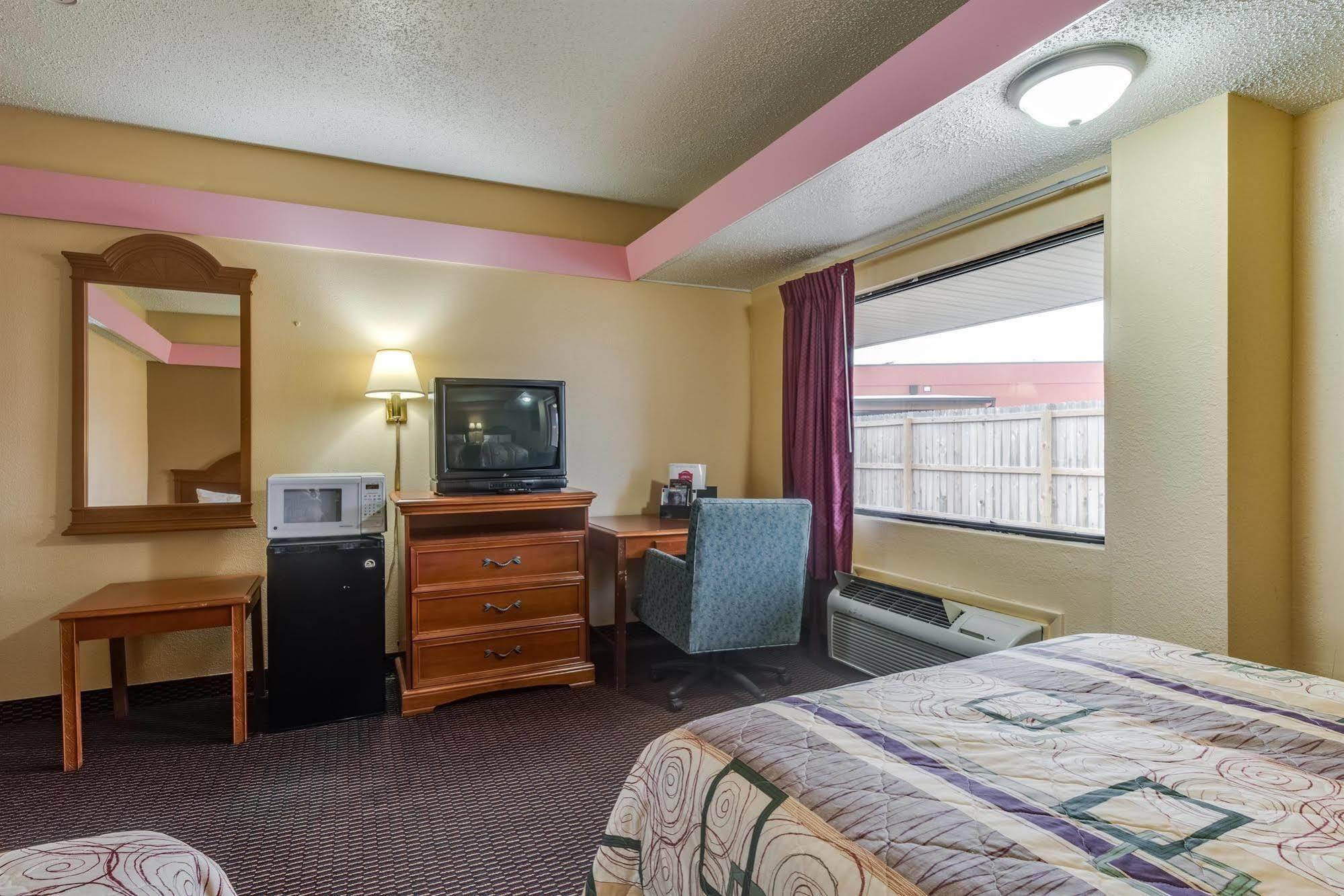 Travelers Inn Midwest City Kültér fotó