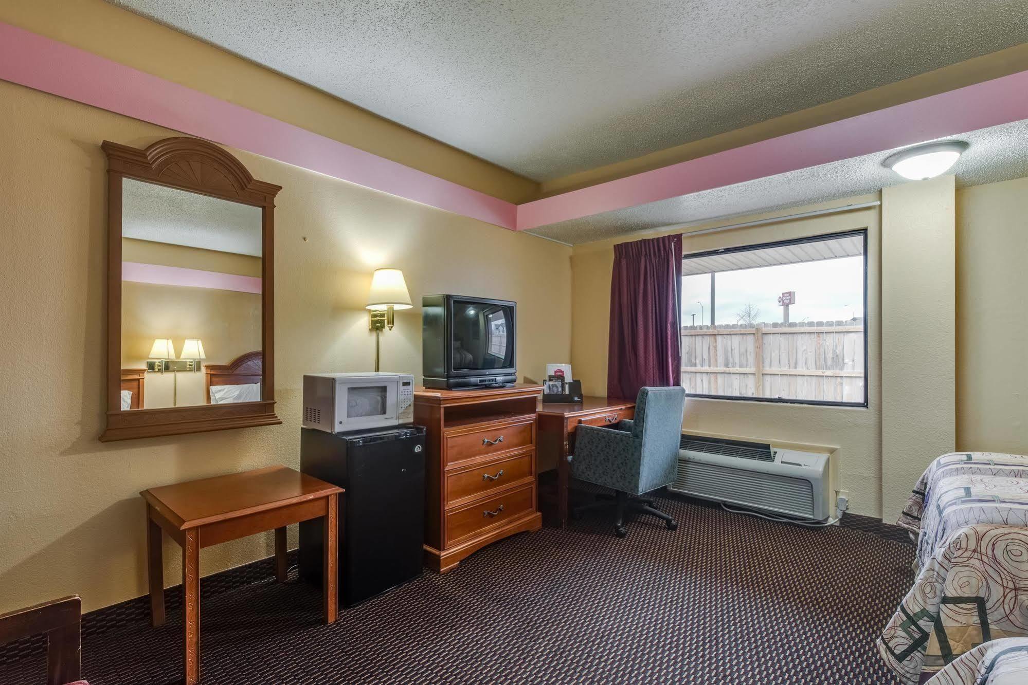 Travelers Inn Midwest City Kültér fotó